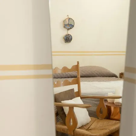 Neapolitan Style Apartment *